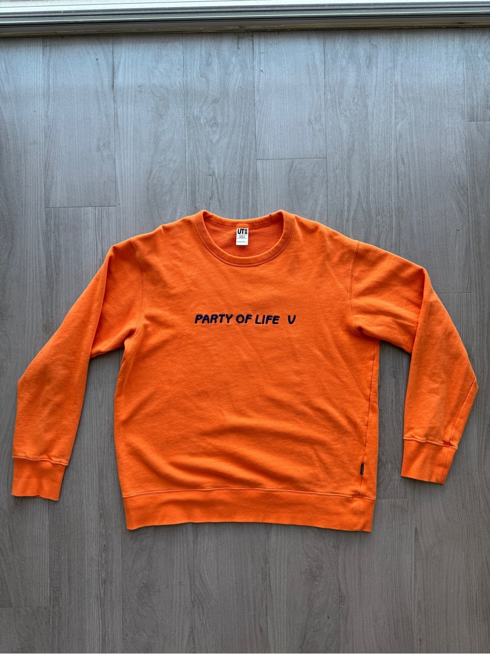 Uniqlo x Keith Haring Party of Life U UT Orange Crewneck Vintage Y2K  Large